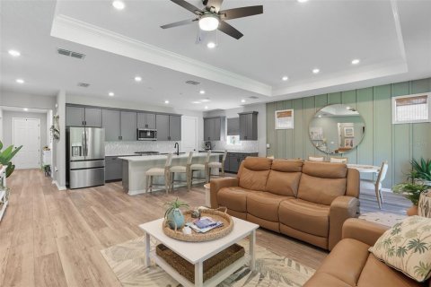 House in Minneola, Florida 2 bedrooms, 180.51 sq.m. № 2106470 - photo 12