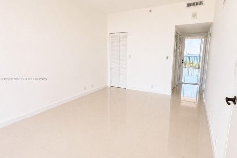 Condominio en alquiler en North Bay Village, Florida, 2 dormitorios, 95.69 m2 № 2085071 - foto 26