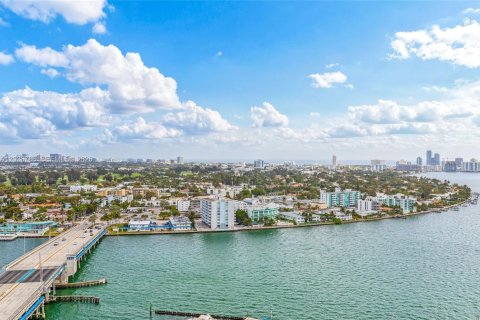 Condominio en alquiler en North Bay Village, Florida, 2 dormitorios, 95.69 m2 № 2085071 - foto 6