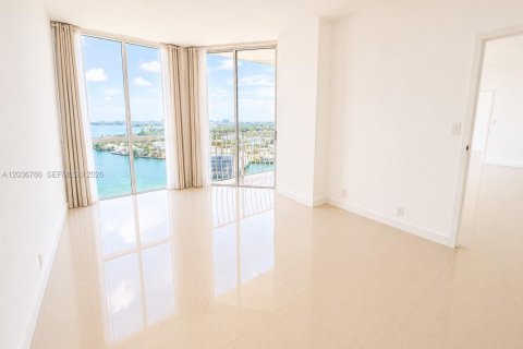 Condominio en alquiler en North Bay Village, Florida, 2 dormitorios, 95.69 m2 № 2085071 - foto 18