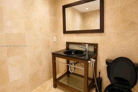 Condominio en alquiler en North Bay Village, Florida, 2 dormitorios, 95.69 m2 № 2085071 - foto 27