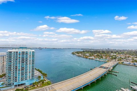 Condominio en alquiler en North Bay Village, Florida, 2 dormitorios, 95.69 m2 № 2085071 - foto 4