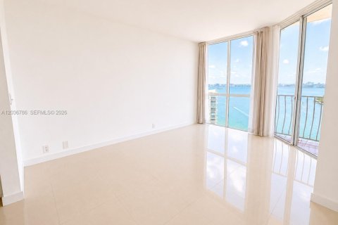 Condominio en alquiler en North Bay Village, Florida, 2 dormitorios, 95.69 m2 № 2085071 - foto 19