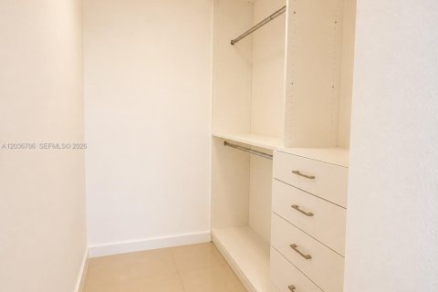 Condominio en alquiler en North Bay Village, Florida, 2 dormitorios, 95.69 m2 № 2085071 - foto 21