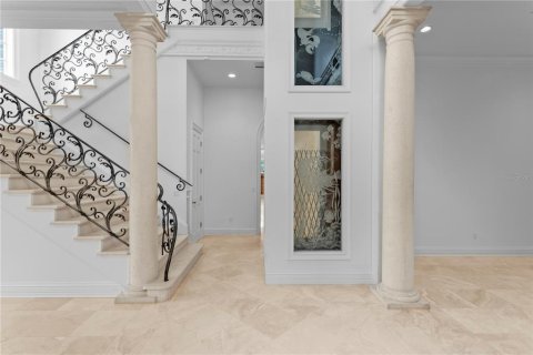 Villa ou maison à vendre à Tampa, Floride: 5 chambres, 669.27 m2 № 1910919 - photo 8