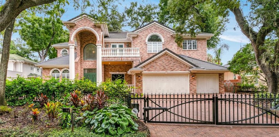 Villa ou maison à Tampa, Floride 5 chambres, 669.27 m2 № 1910919