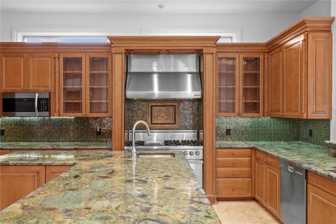Villa ou maison à vendre à Tampa, Floride: 5 chambres, 669.27 m2 № 1910919 - photo 15