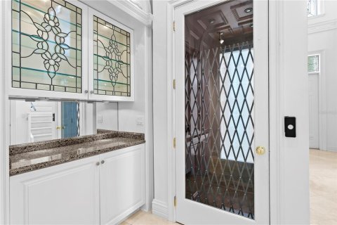 Villa ou maison à vendre à Tampa, Floride: 5 chambres, 669.27 m2 № 1910919 - photo 10