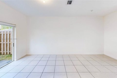 Touwnhouse à vendre à Homestead, Floride: 3 chambres, 137.77 m2 № 1945014 - photo 17