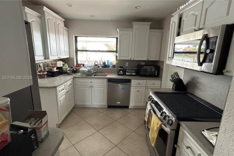 Купить виллу или дом в Майами, Флорида 3 спальни, 180.23м2, № 2065448 - фото 9