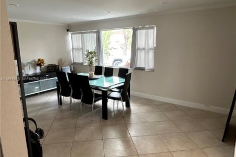 Купить виллу или дом в Майами, Флорида 3 спальни, 180.23м2, № 2065448 - фото 4