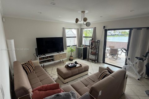 Купить виллу или дом в Майами, Флорида 3 спальни, 180.23м2, № 2065448 - фото 15