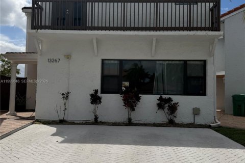 Дом в Майами, Флорида 3 спальни, 180.23м2 № 2065448