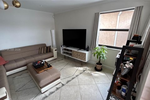 Купить виллу или дом в Майами, Флорида 3 спальни, 180.23м2, № 2065448 - фото 14