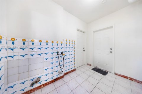 House in Hialeah, Florida 3 bedrooms, 239.69 sq.m. № 1985740 - photo 28