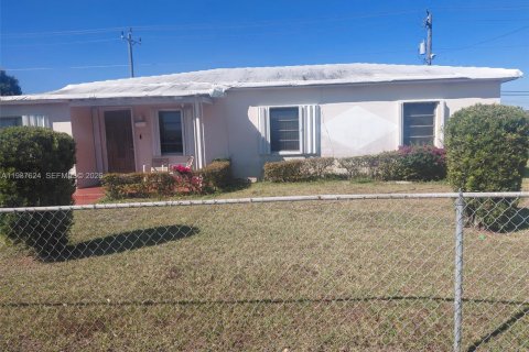 Casa en Miami, Florida 3 dormitorios, 133.22 m2 № 2076459