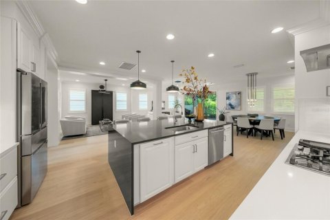 Casa en venta en Bradenton, Florida, 5 dormitorios, 348.29 m2 № 2157709 - foto 14