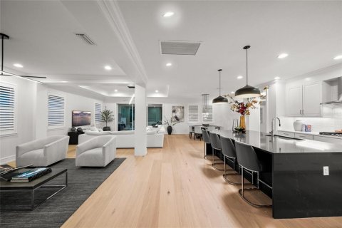 Casa en venta en Bradenton, Florida, 5 dormitorios, 348.29 m2 № 2157709 - foto 18