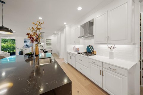 Casa en venta en Bradenton, Florida, 5 dormitorios, 348.29 m2 № 2157709 - foto 12