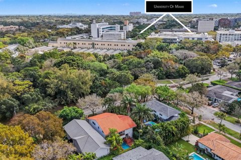 Villa ou maison à vendre à Coral Gables, Floride: 4 chambres, 260.13 m2 № 2051313 - photo 30