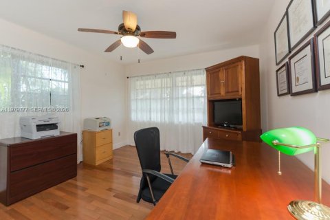 Villa ou maison à vendre à Coral Gables, Floride: 4 chambres, 260.13 m2 № 2051313 - photo 18
