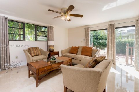 Villa ou maison à vendre à Coral Gables, Floride: 4 chambres, 260.13 m2 № 2051313 - photo 12