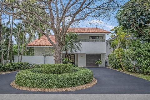 Villa ou maison à Coral Gables, Floride 4 chambres, 260.13 m2 № 2051313