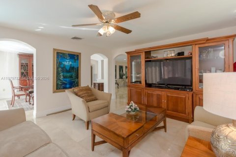 Villa ou maison à vendre à Coral Gables, Floride: 4 chambres, 260.13 m2 № 2051313 - photo 11