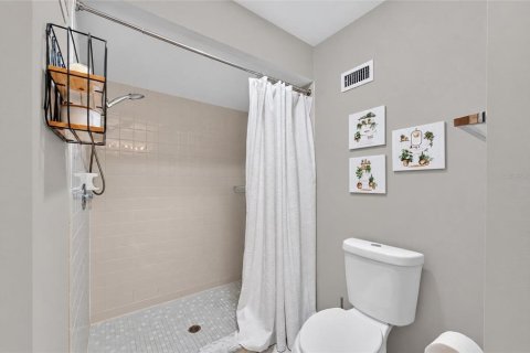Villa ou maison à vendre à Tampa, Floride: 2 chambres, 115.57 m2 № 2428928 - photo 22