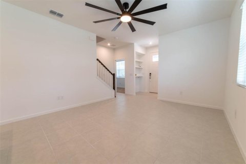 Townhouse in Winter Springs, Florida 3 bedrooms, 158.31 sq.m. № 2396372 - photo 28