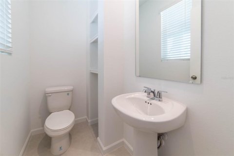 Townhouse in Winter Springs, Florida 3 bedrooms, 158.31 sq.m. № 2396372 - photo 30