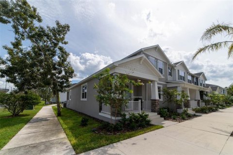 Townhouse in Winter Springs, Florida 3 bedrooms, 158.31 sq.m. № 2396372 - photo 2