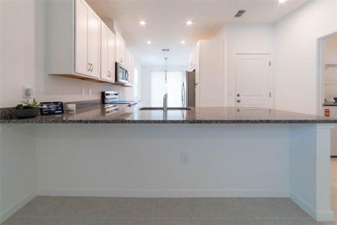 Townhouse in Winter Springs, Florida 3 bedrooms, 158.31 sq.m. № 2396372 - photo 8