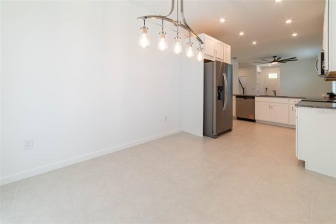 Townhouse in Winter Springs, Florida 3 bedrooms, 158.31 sq.m. № 2396372 - photo 20