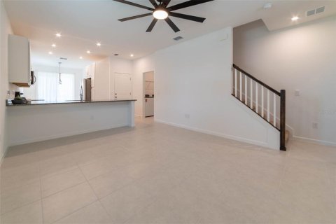 Townhouse in Winter Springs, Florida 3 bedrooms, 158.31 sq.m. № 2396372 - photo 7