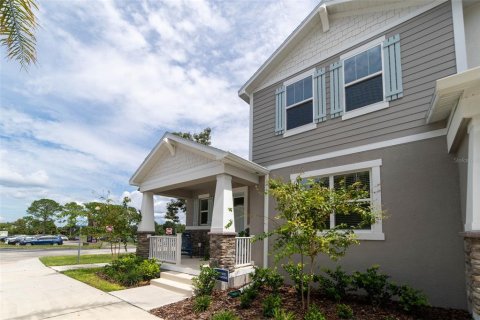Townhouse in Winter Springs, Florida 3 bedrooms, 158.31 sq.m. № 2396372 - photo 4
