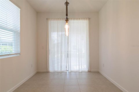 Townhouse in Winter Springs, Florida 3 bedrooms, 158.31 sq.m. № 2396372 - photo 16