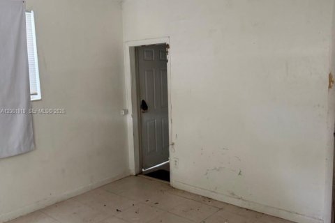 Villa ou maison à vendre à North Miami Beach, Floride: 3 chambres, 152.36 m2 № 2185637 - photo 6