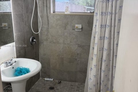 Villa ou maison à vendre à North Miami Beach, Floride: 3 chambres, 152.36 m2 № 2185637 - photo 8