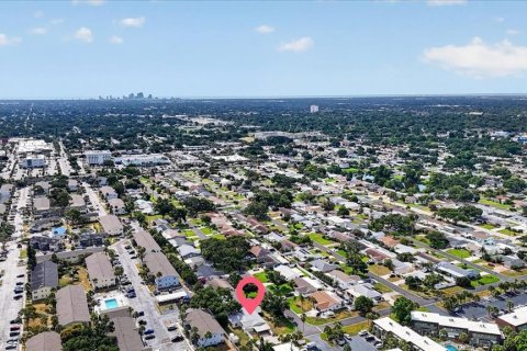 House in Saint Petersburg, Florida 4 bedrooms, 210.8 sq.m. № 2149292 - photo 30