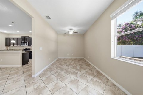 Villa ou maison à louer à Riverview, Floride: 7 chambres, 376.63 m2 № 2302532 - photo 19