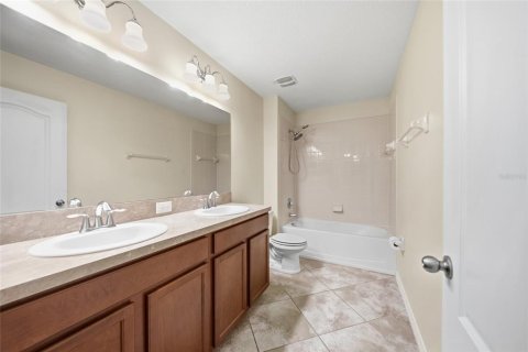 Villa ou maison à louer à Riverview, Floride: 7 chambres, 376.63 m2 № 2302532 - photo 25