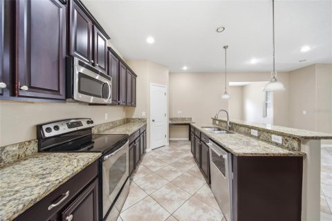 Villa ou maison à louer à Riverview, Floride: 7 chambres, 376.63 m2 № 2302532 - photo 18