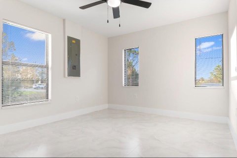 Casa en venta en Lehigh Acres, Florida, 4 dormitorios, 188.87 m2 № 2053343 - foto 20