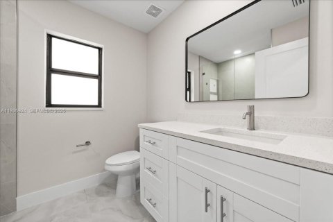 Casa en venta en Lehigh Acres, Florida, 4 dormitorios, 188.87 m2 № 2053343 - foto 8