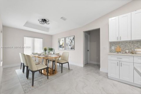 Casa en venta en Lehigh Acres, Florida, 4 dormitorios, 188.87 m2 № 2053343 - foto 4