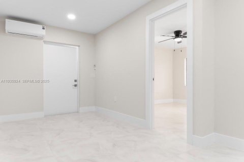 Casa en venta en Lehigh Acres, Florida, 4 dormitorios, 188.87 m2 № 2053343 - foto 16