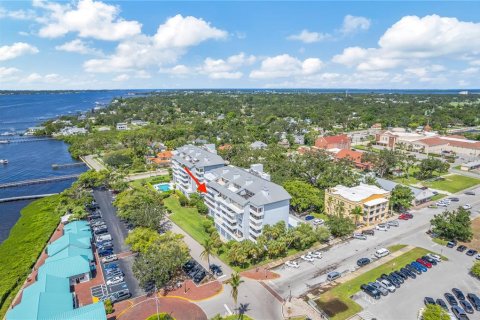Condo in Palmetto, Florida, 2 bedrooms  № 1900048 - photo 8