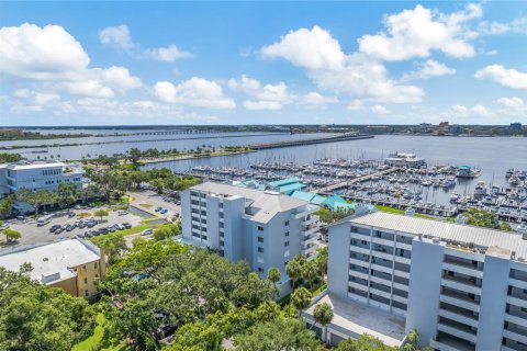 Condo in Palmetto, Florida, 2 bedrooms  № 1900048 - photo 3