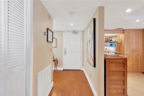 Condo in Palmetto, Florida, 2 bedrooms  № 1900048 - photo 23